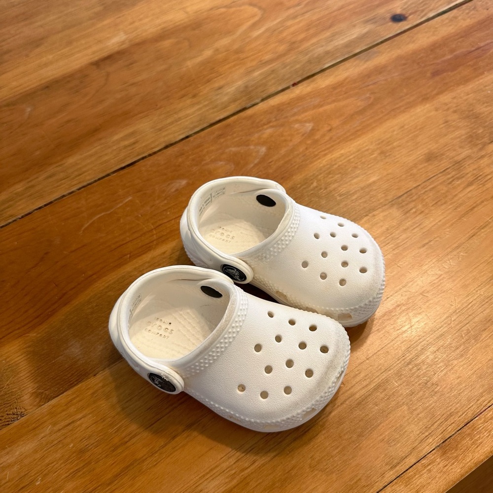 CROCS White Water Shoes with Perforated Design and Heel Strap